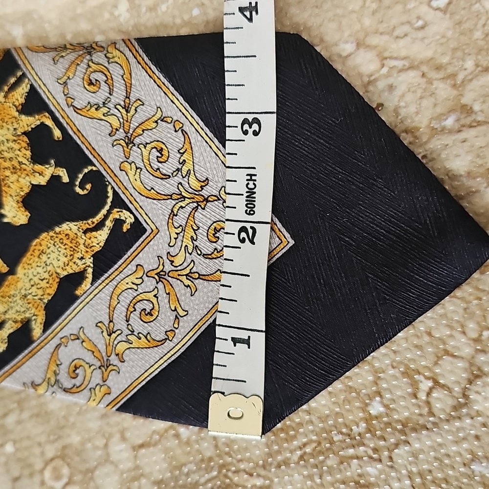 GianniVersace Vintage Black and Gold Leopard Print Tie - Picture 11 of 11